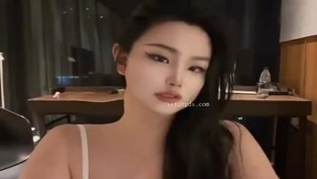 巨乳伪娘爱口交